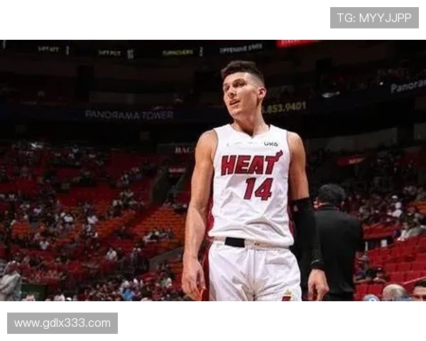 希罗无球跑动拉开空间胜过持球创造 助巴特勒单打轻松